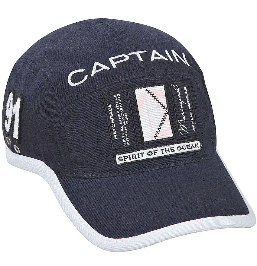 Cappello del capitano della piscina marina